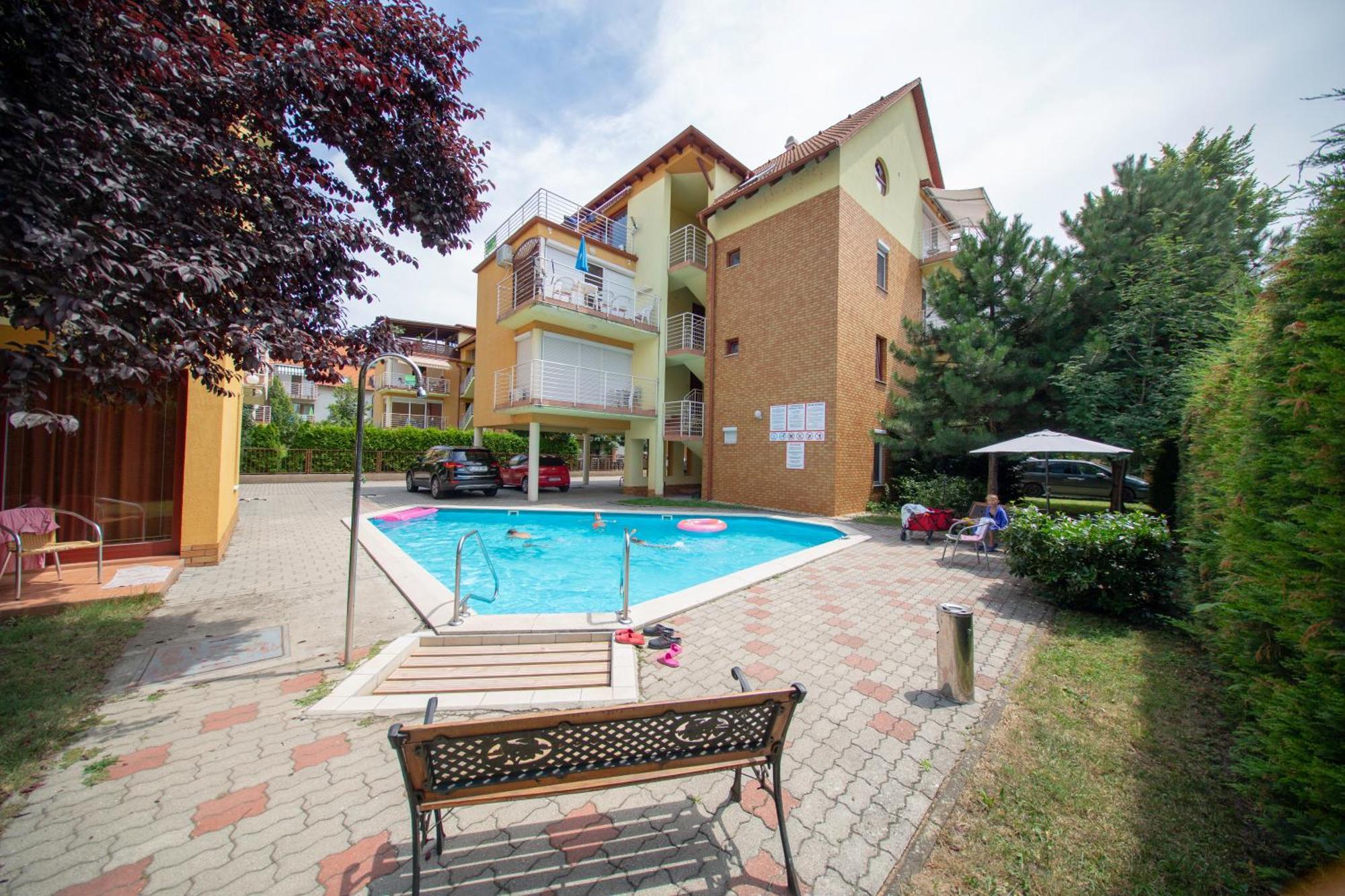 Siofoki Beach Apartman Екстериор снимка